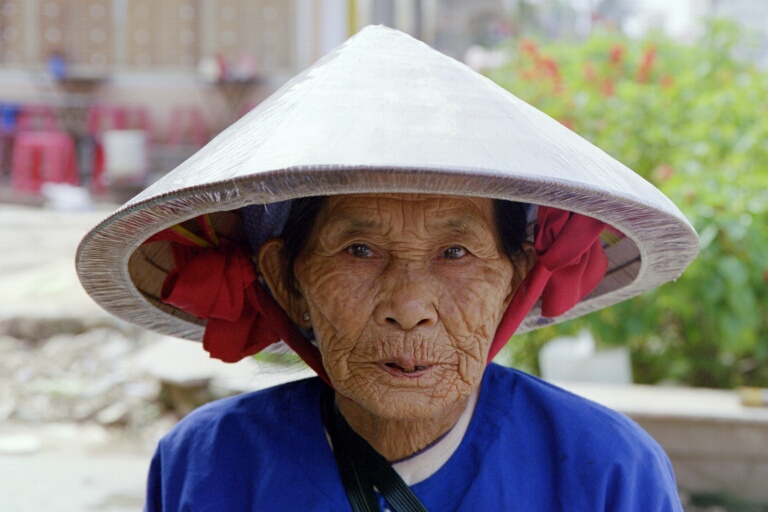 Vietnamesin mit Hut